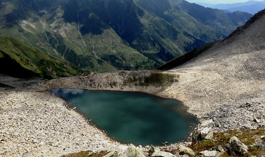 8. Ansoo Lake