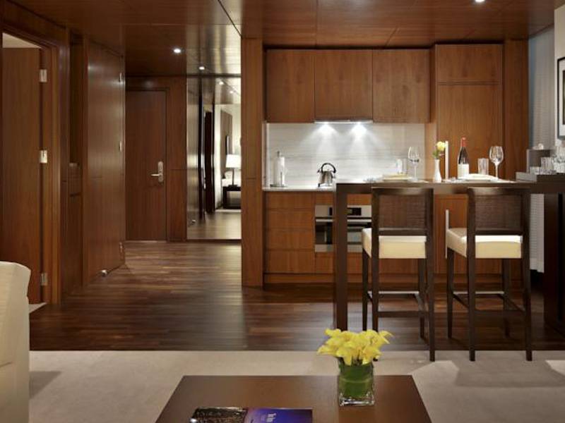 Langham Place, New York, Fifth Avenue