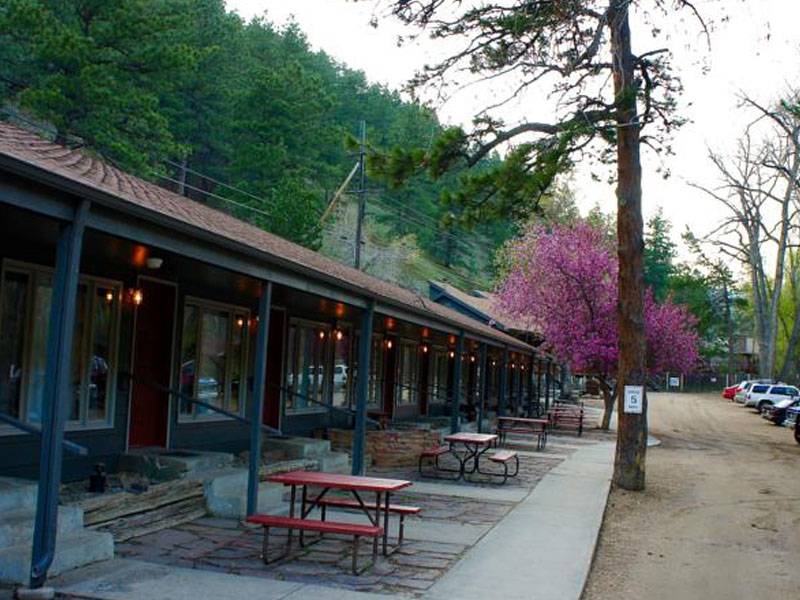 Boulder Adventure Lodge
