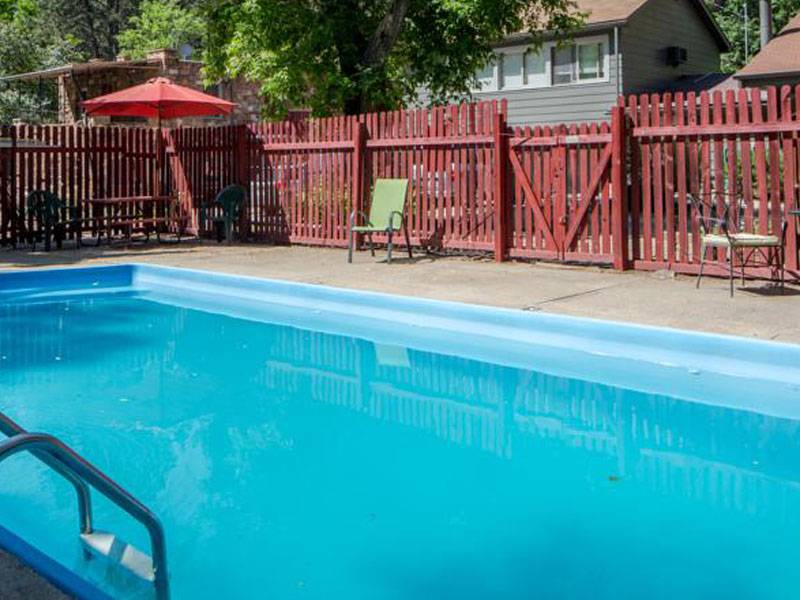 Boulder Adventure Lodge