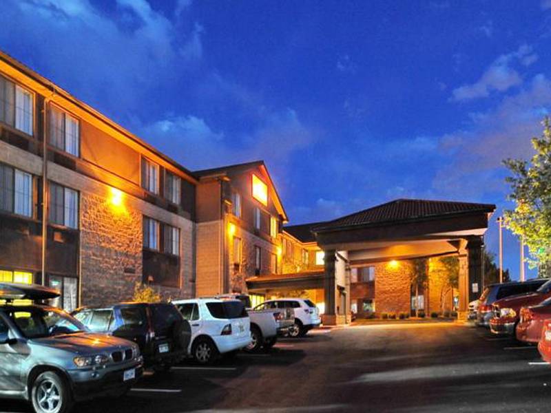 Best Western Plus Denver International Airport Inn & Suites