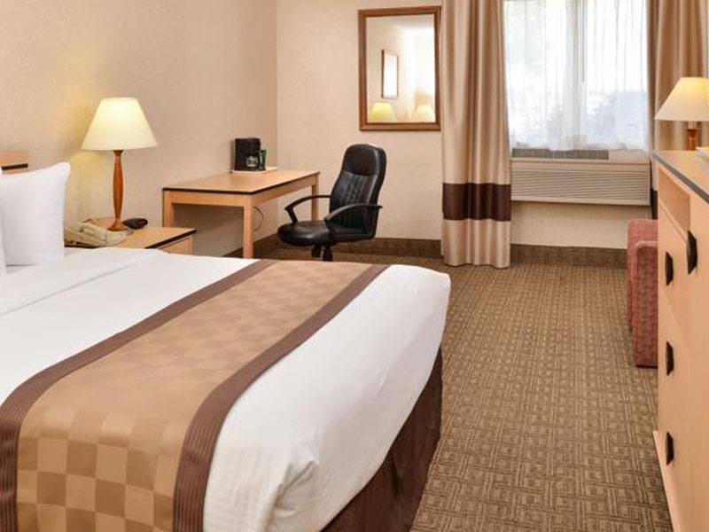 Lexington Inn & Suites