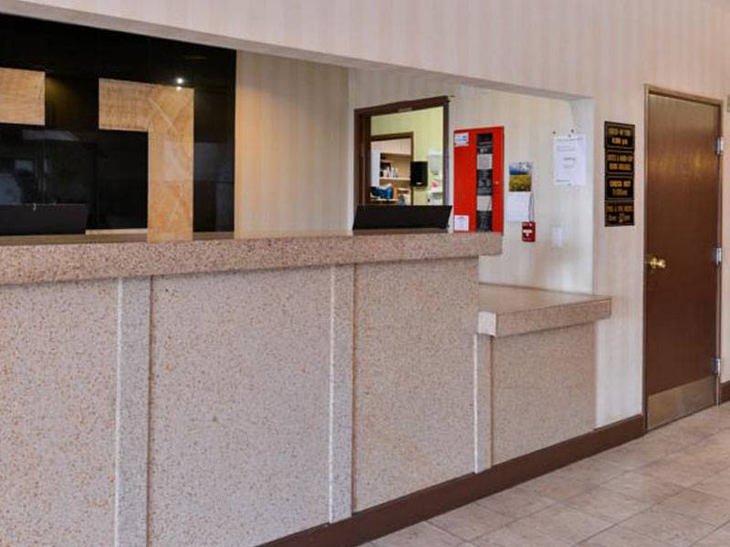 Lexington Inn & Suites