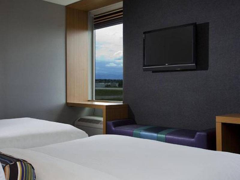 Aloft Denver International Airport