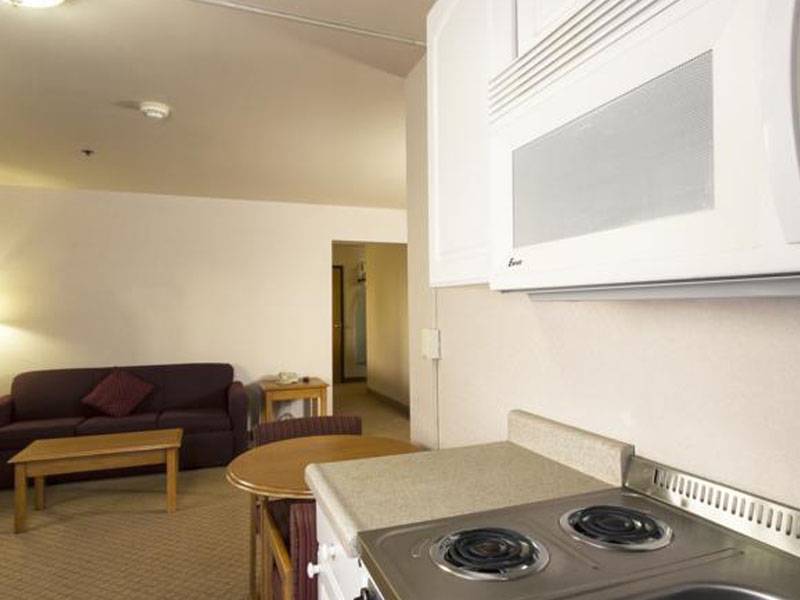 GuestHouse Inn & Suites Anchorage Inn