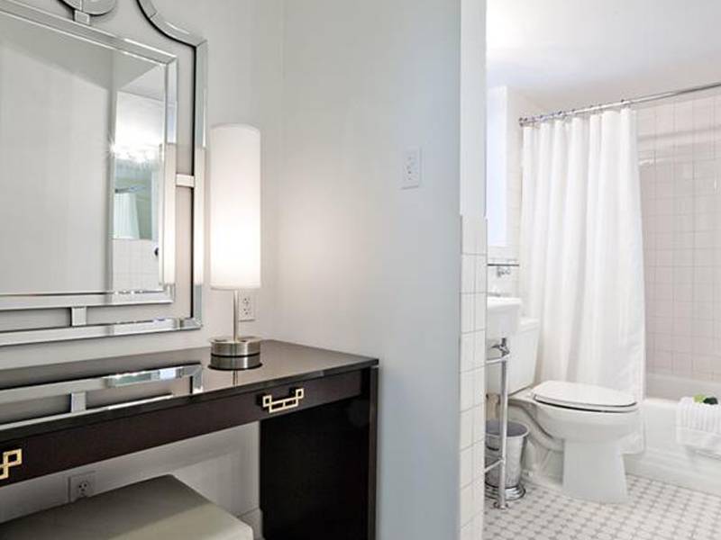 State Plaza Hotel