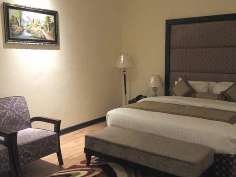 Hotel The Jeevens, Sialkot 