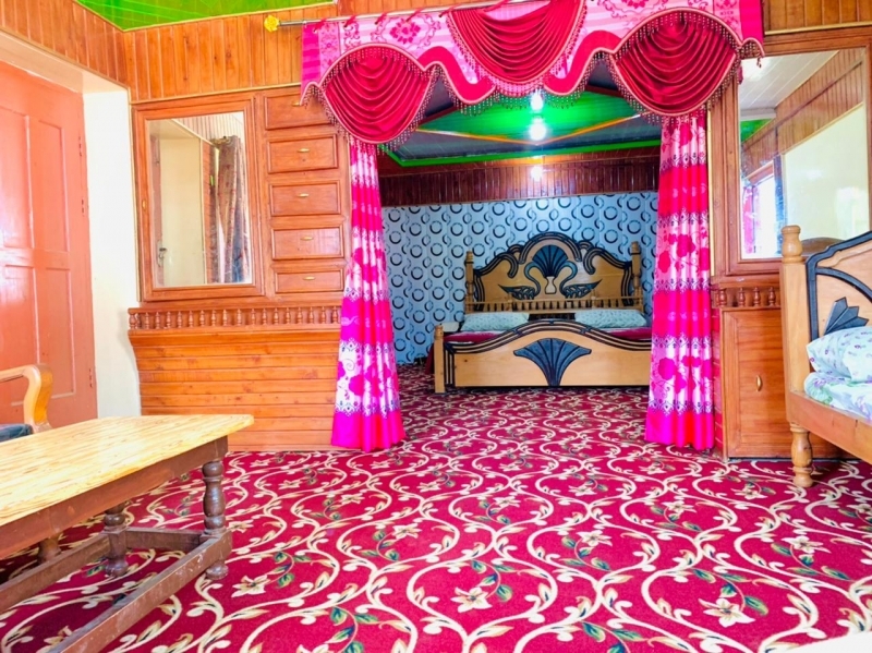 Neelum Village View Lodges