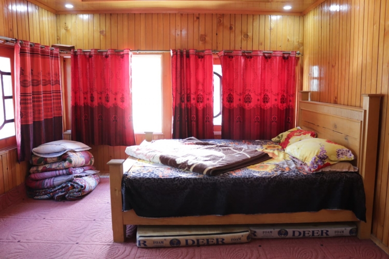 Kashmir Sharda View Guest House