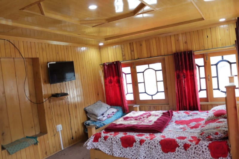 Kashmir Sharda View Guest House