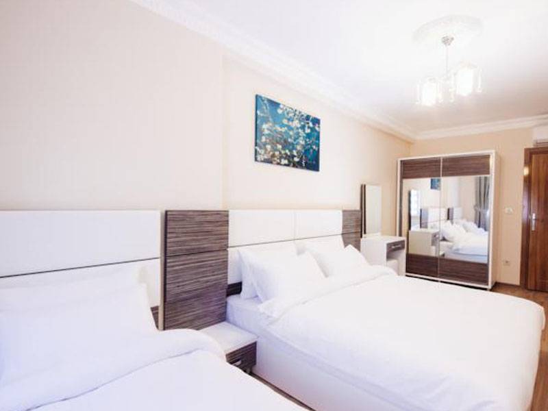 Overland Residence