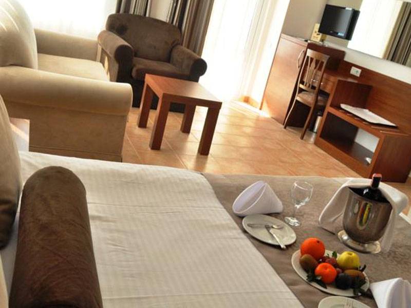 The Corner Park Hotel