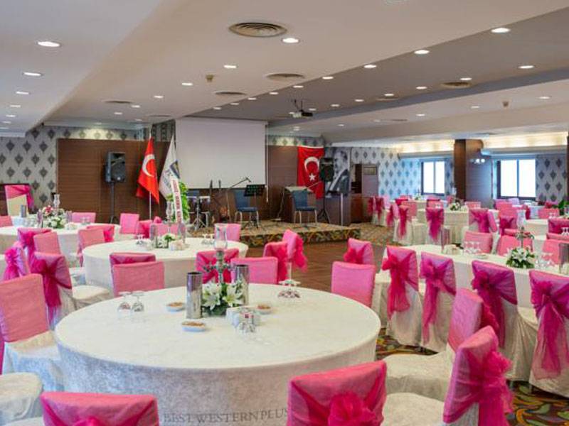 Best Western Plus Khan Hotel 