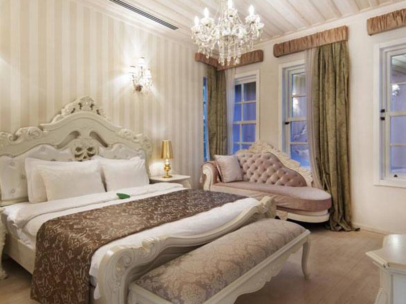 Elegance East Hotel