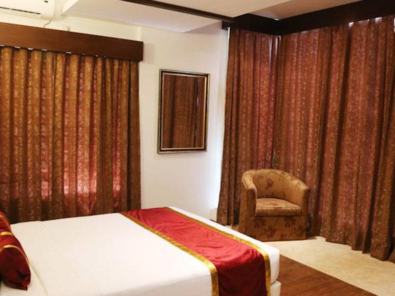 The Avenue Hotel & Suites