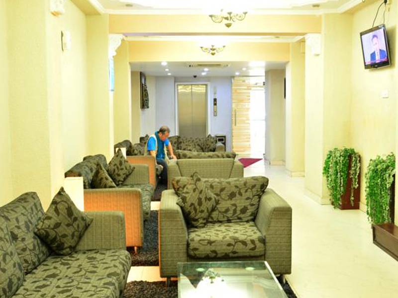 Pearl City Hotel