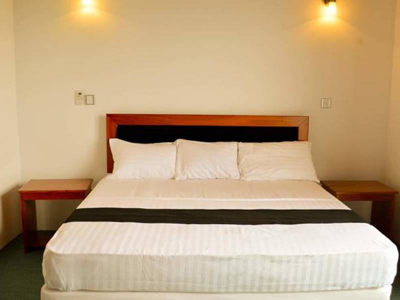 West Inn Colombo