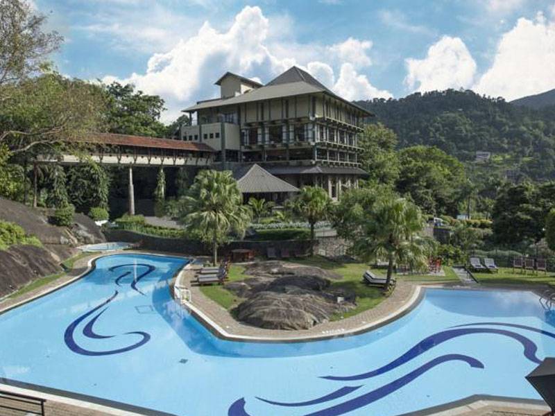 Earl s Regency Hotel