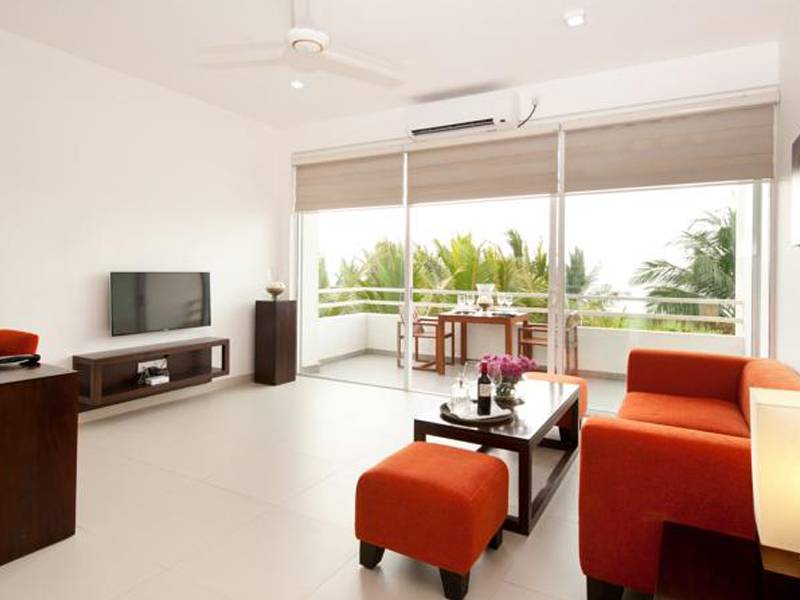 The Beach - All Suite Hotel
