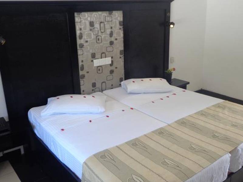 Dons Beach Hotel