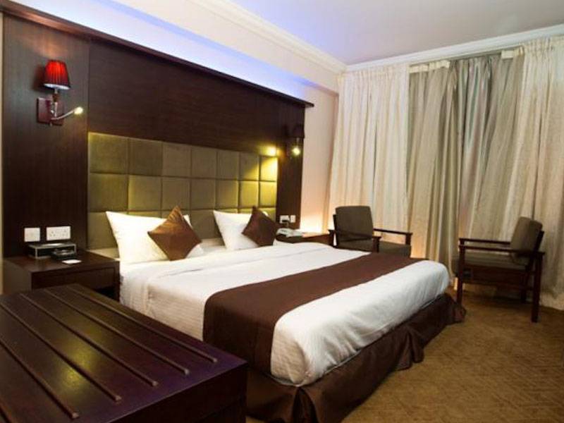 Elegance Castle Hotel
