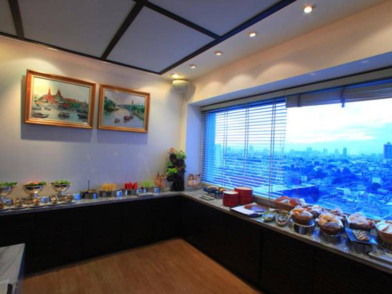 Ramada Plaza Bangkok Menam Riverside