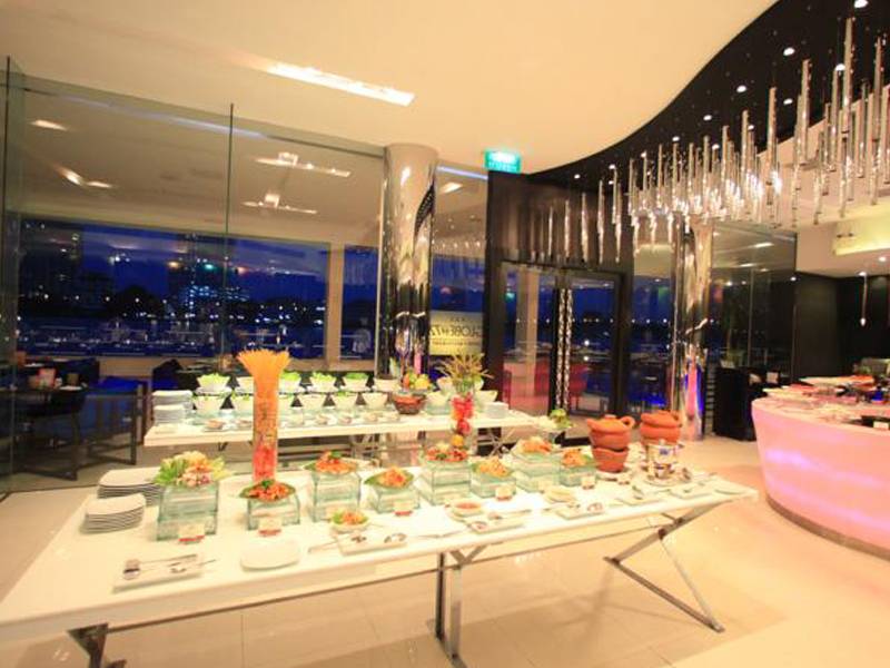 Ramada Plaza Bangkok Menam Riverside