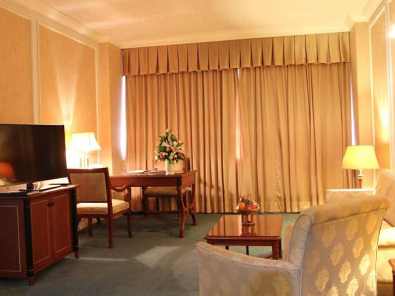 Kosa Hotel & Shopping Mall