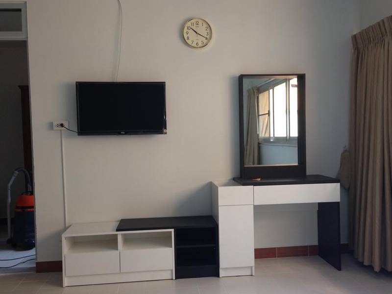 Muangthongthani Rental/Khun Dan
