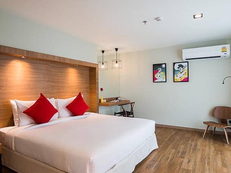 Sunshine Hip Hotel