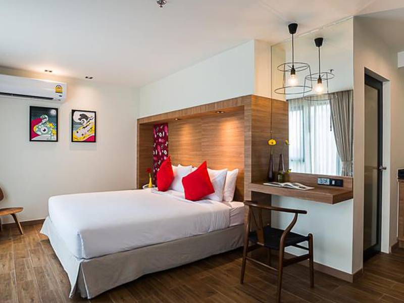 Sunshine Hip Hotel