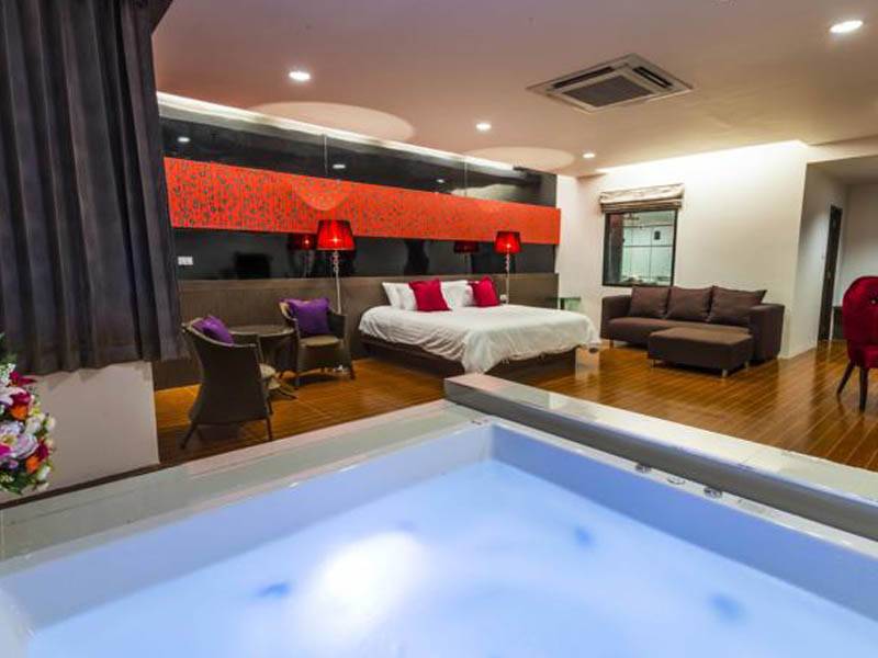 The Rich Hotel Ubonratchathani