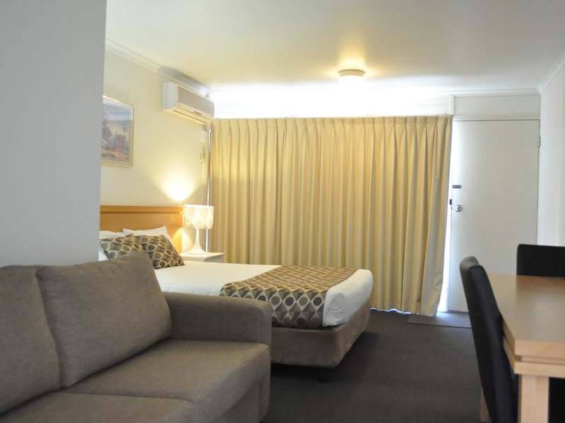 Albury Burvale Motor Inn