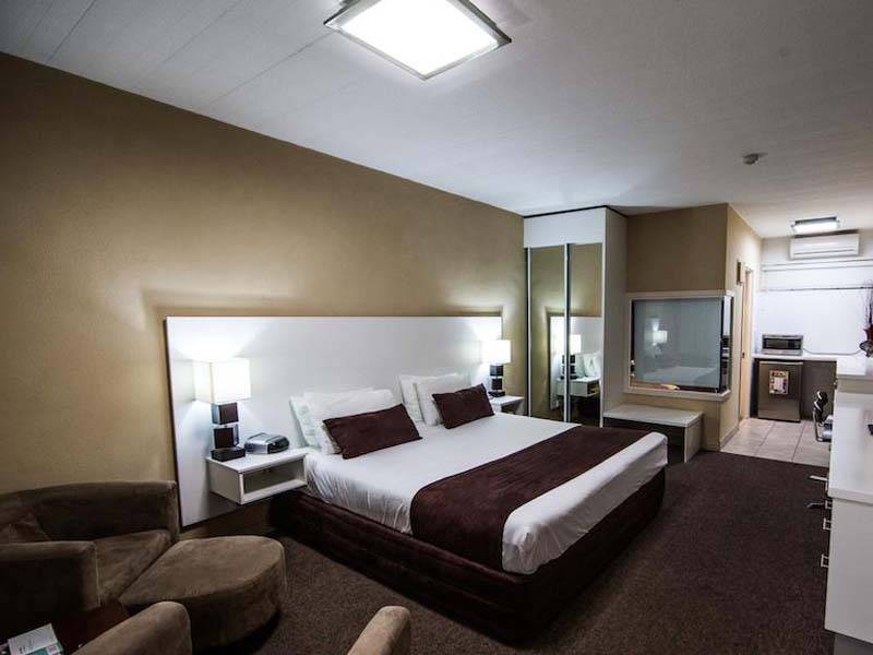 Elkira Court Motel
