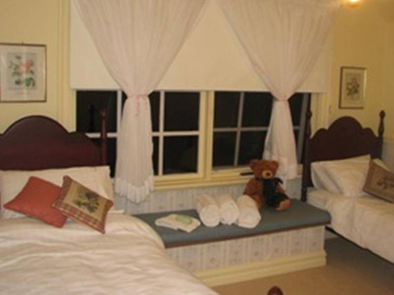 Hawk s Nest Bed & Breakfast