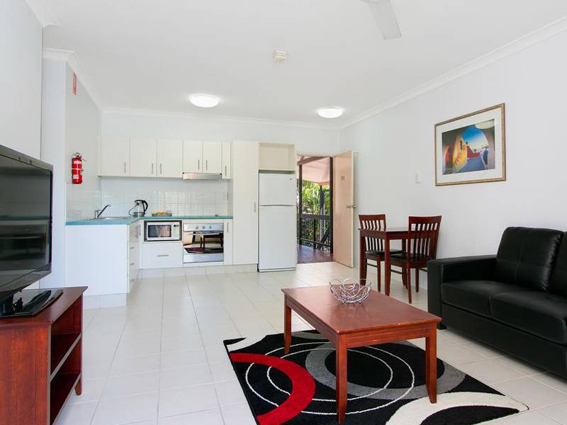 Cairns City Palms