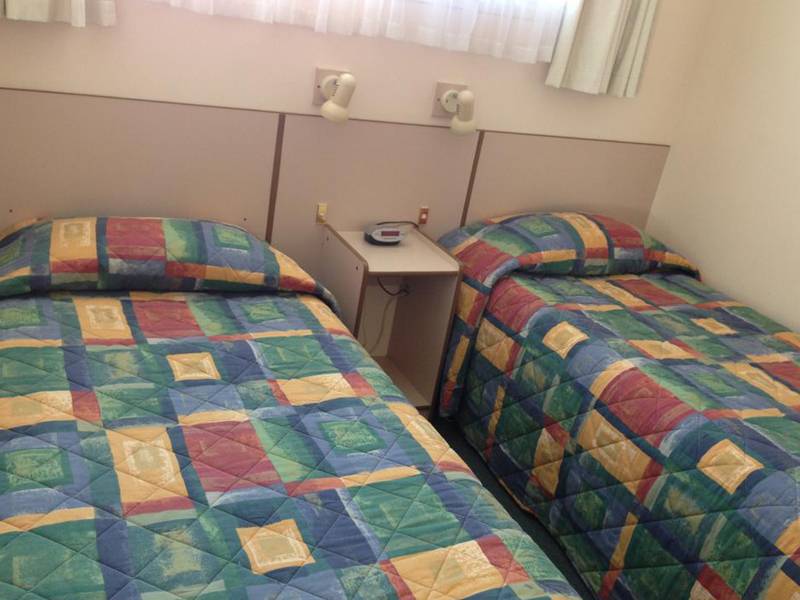 Barclay Motor Inn
