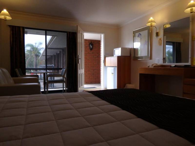 Dubbo Palms Motel
