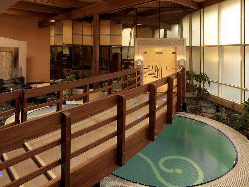 The Diplomat Radisson Blu Residence