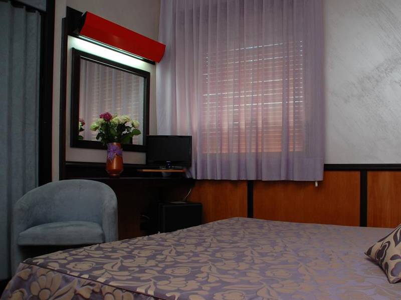 Benny Hotel