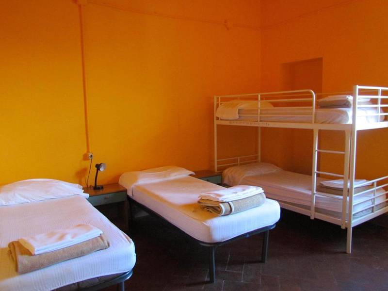 Hostel 7 Santi