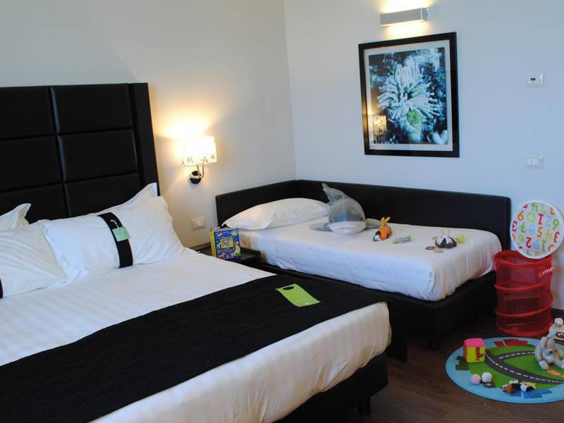Holiday Inn Genoa City