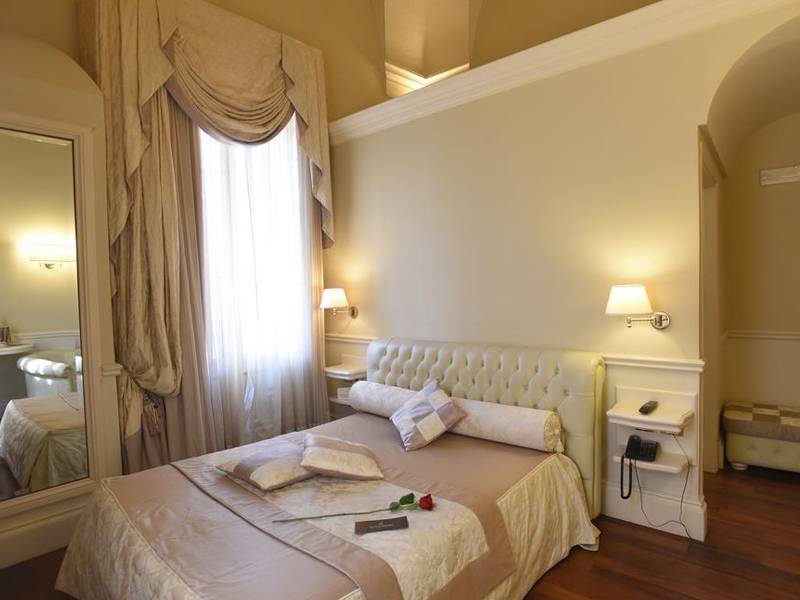 Suite Hotel Santa Chiara