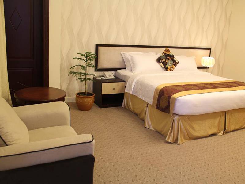 Peninsula Hotel 