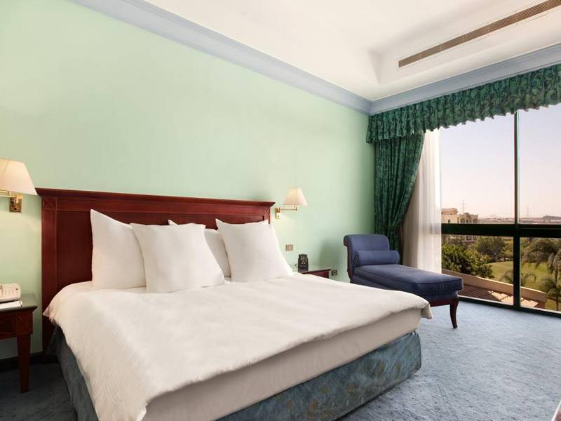 Hilton Pyramids Golf 