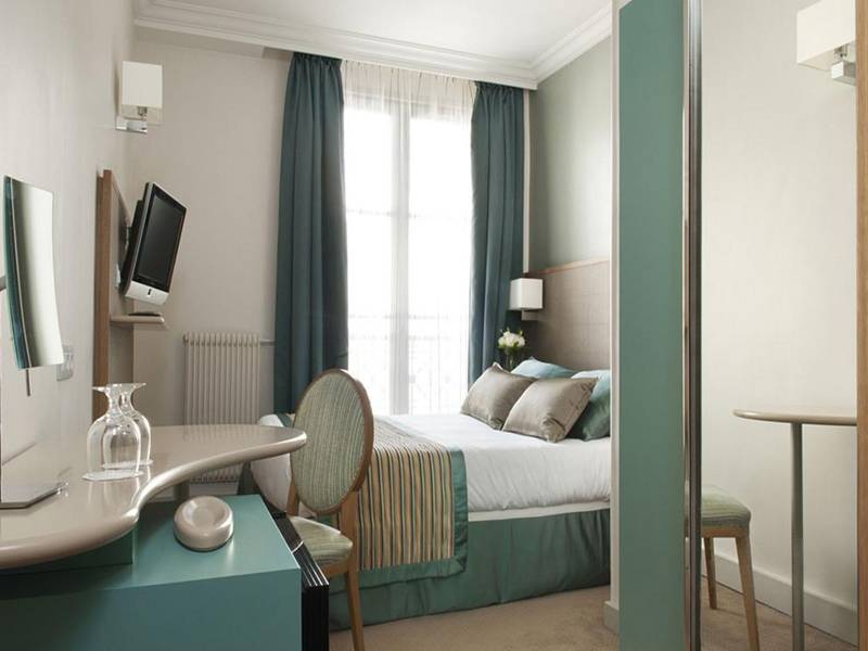Hotel Corona Opera