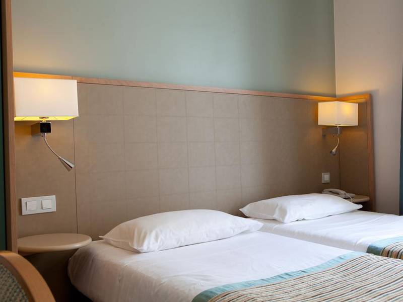 Hotel Corona Opera