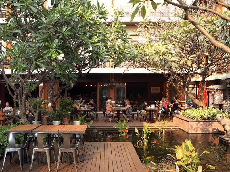 Rambuttri Village Plaza