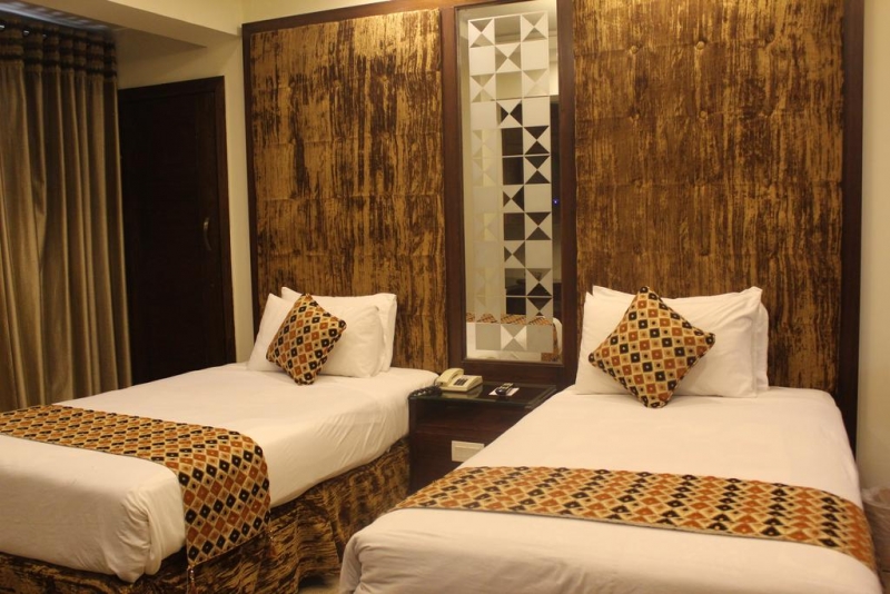 Envoy Continental Hotel