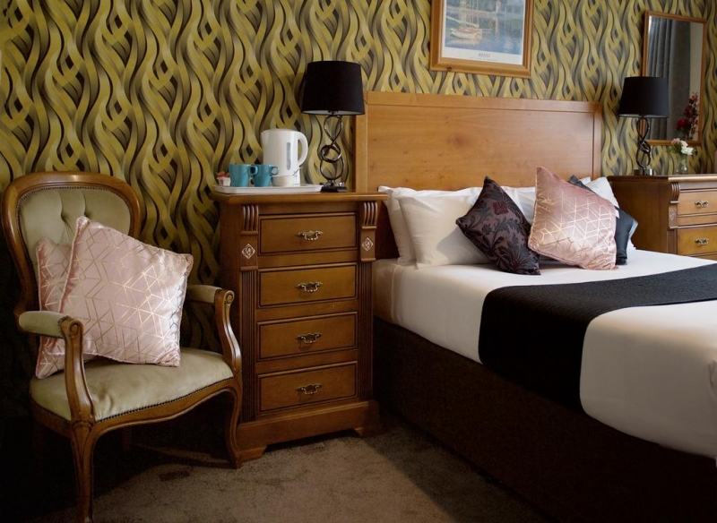 Little Foxes Hotel & Gatwick Airport Parking